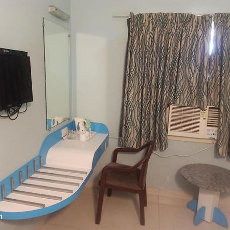 Hotel Pandian Chennai Extérieur photo