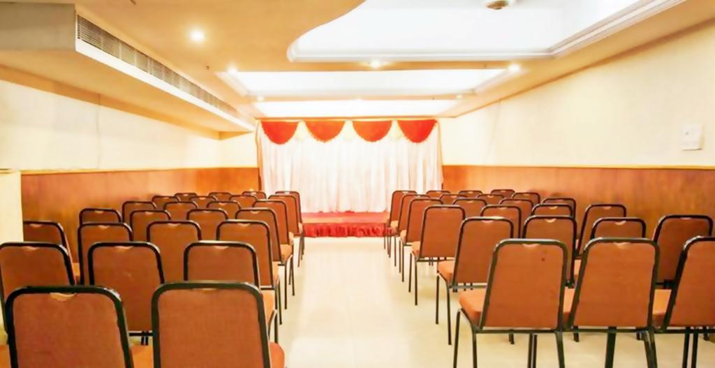 Hotel Pandian Chennai Extérieur photo