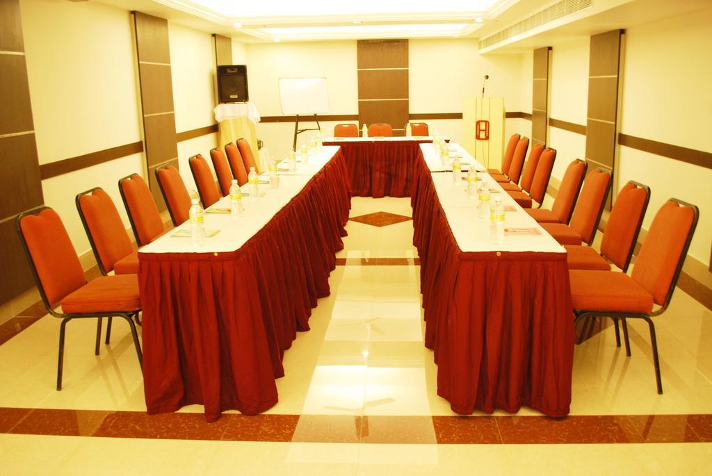 Hotel Pandian Chennai Extérieur photo
