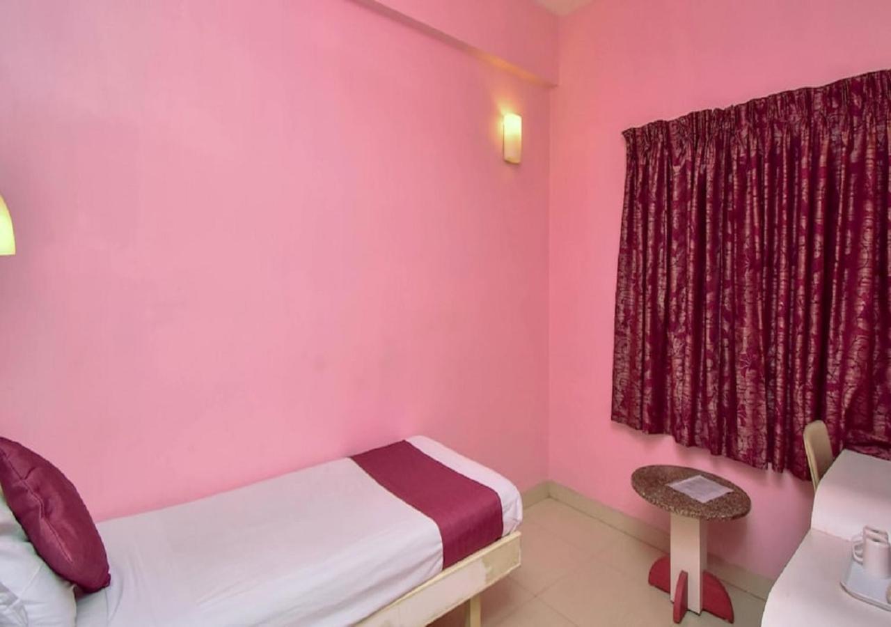 Hotel Pandian Chennai Extérieur photo