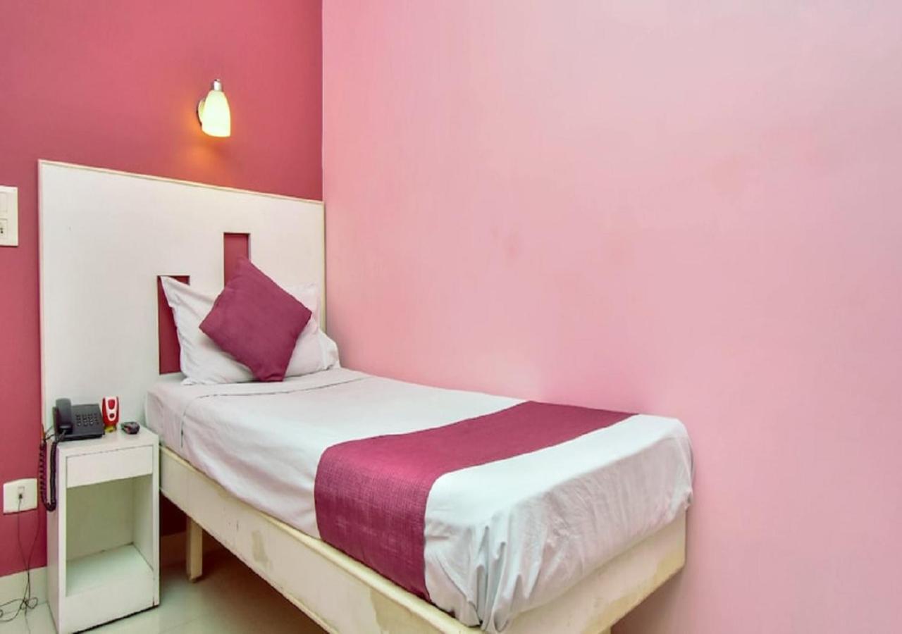 Hotel Pandian Chennai Extérieur photo