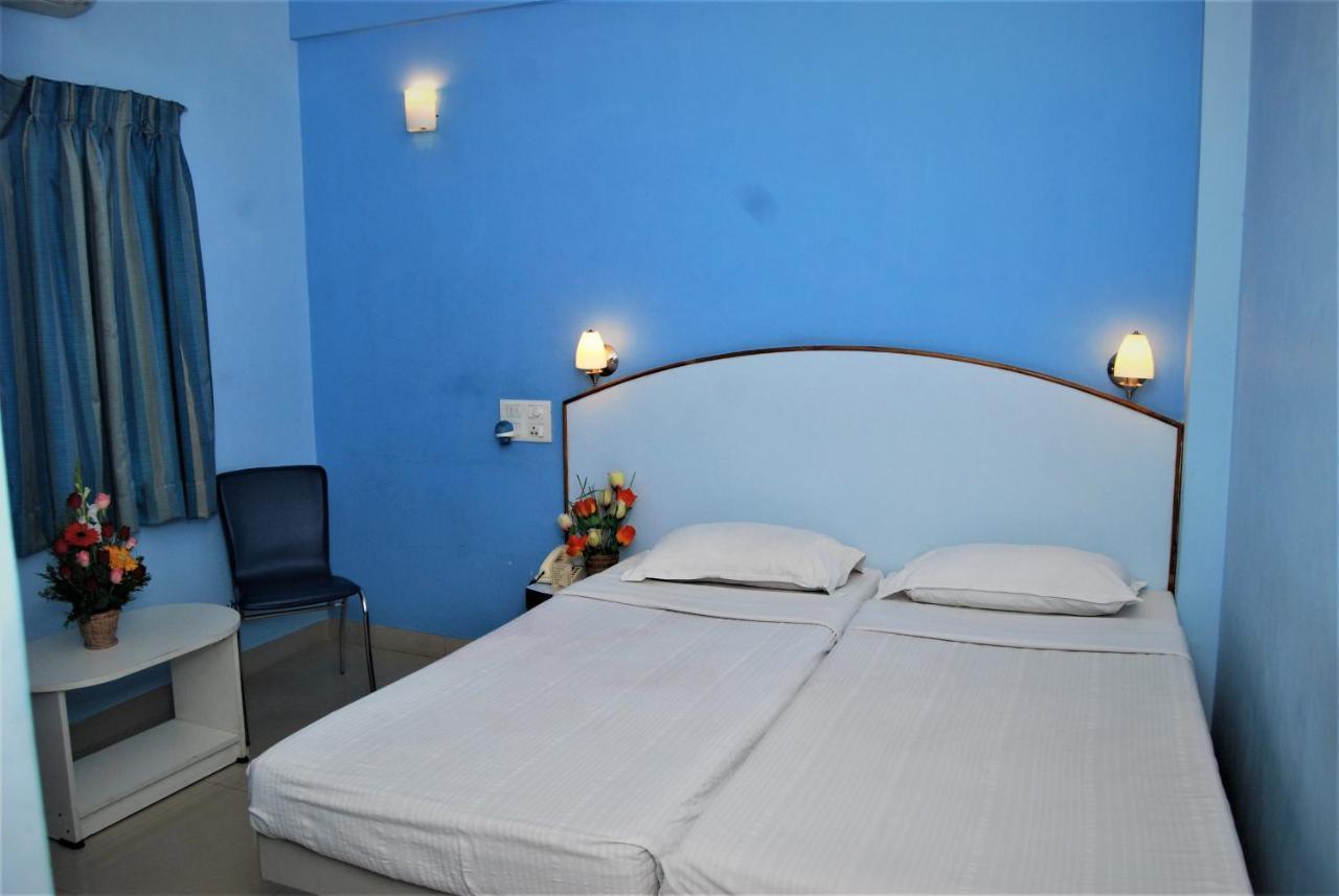Hotel Pandian Chennai Extérieur photo