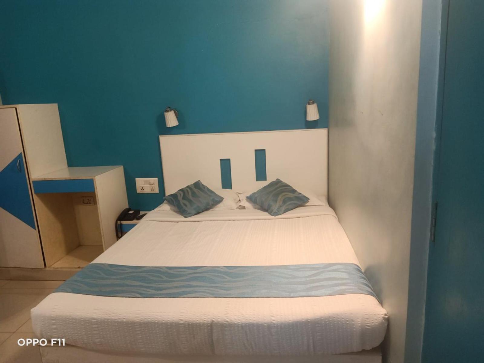 Hotel Pandian Chennai Extérieur photo