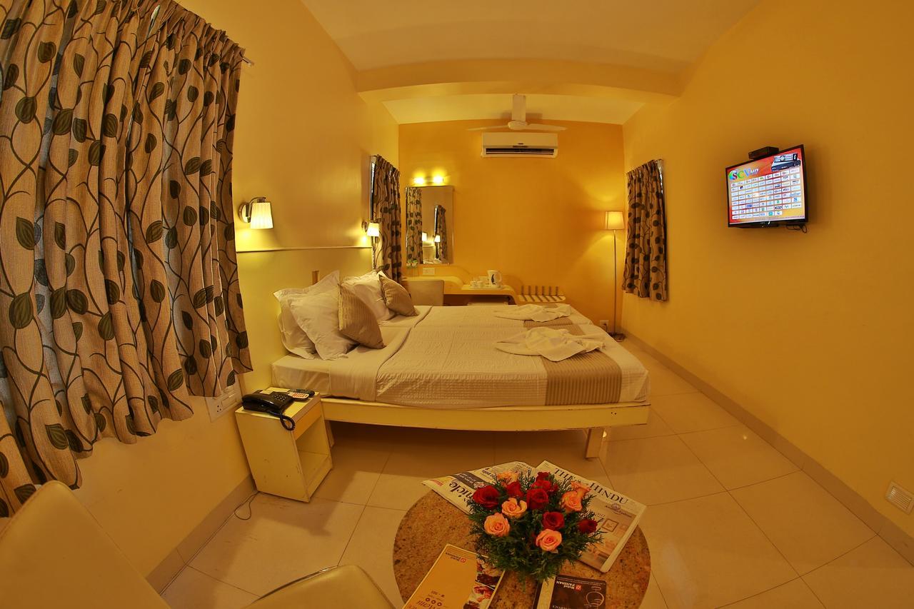 Hotel Pandian Chennai Extérieur photo
