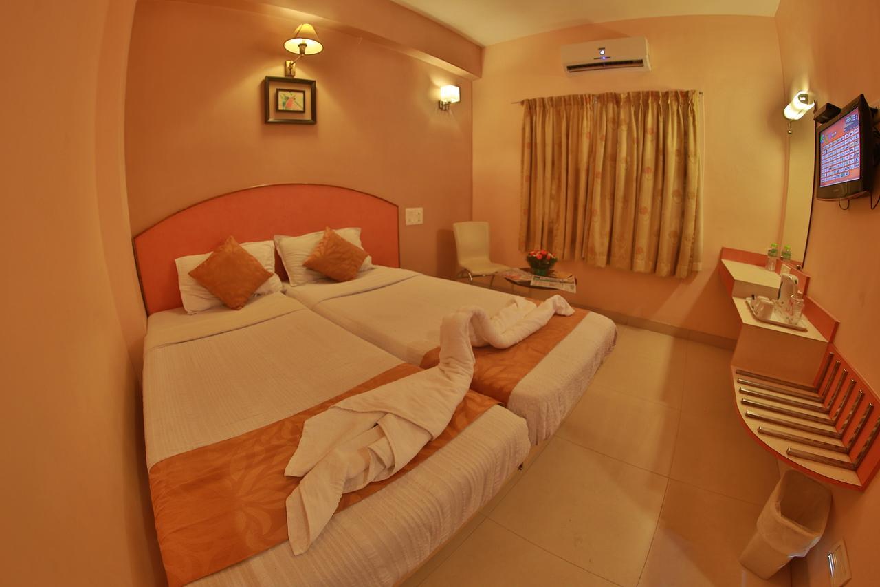 Hotel Pandian Chennai Extérieur photo
